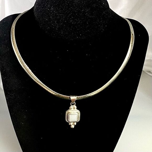 AOQ Sterling Herringbone Choker & Moonstone Pendant - Picture 1 of 8